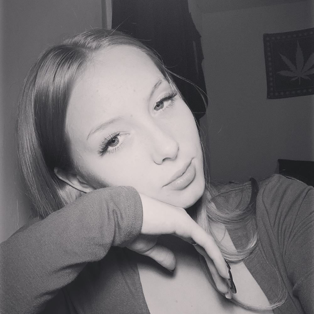 Meet your Posher, Alexis